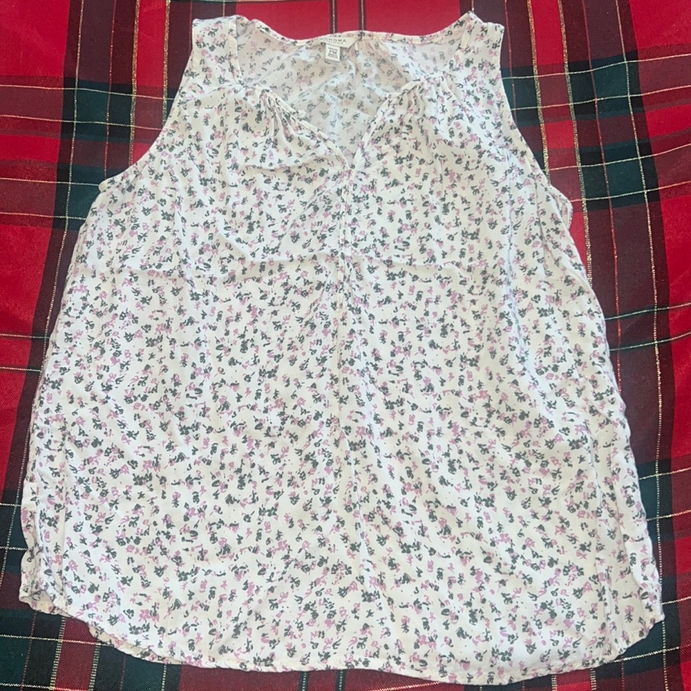 Sleeveless cream top with purple and khaki flowers size PM